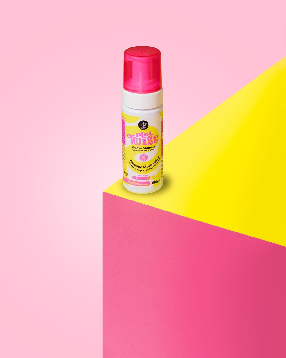 Lola Cosmetics Plot Twist Guava Mousse - Nourishing mousse for curls 150 ml