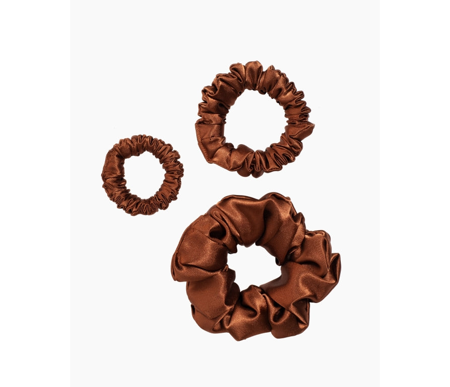 Scrunchie by Terrie - Handmade saténová gumička na kudrnaté vlasy - Tmavě skořicová