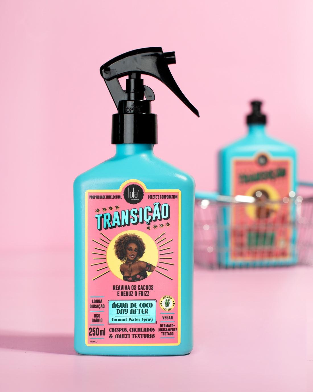 Lola Cosmetics Transição Agua De Coco "Day After" - Hidratáló spray göndör hajra 250 ml